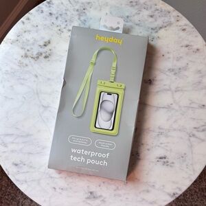 Heyday Waterproof Tech Pouch - Green